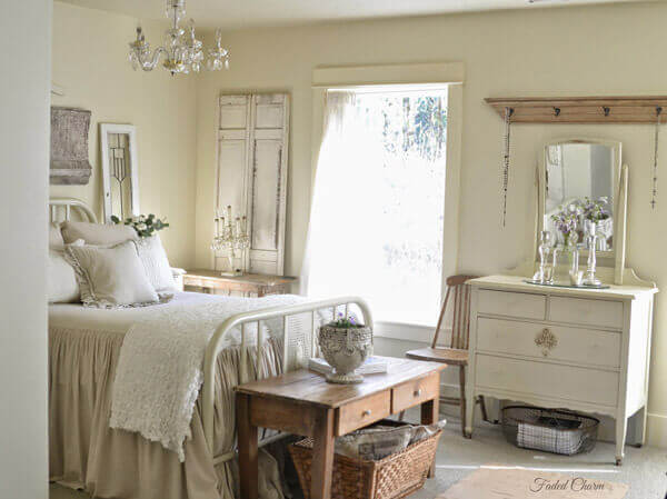 80 Ways To Decorate A Small Bedroom | Shutterfly